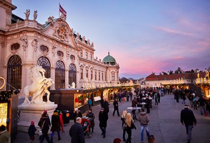 Weihnachtsmarkt vor dem Belvedere