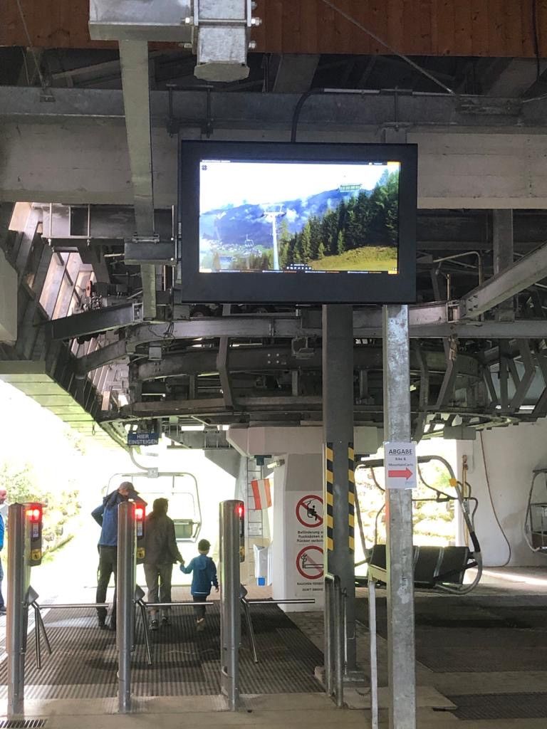 Outdoor-Screen, Weissensee Bergbahn Talstation