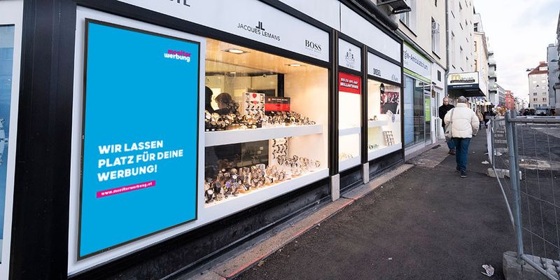 Semioutdoorscreen Favoritenstraße links