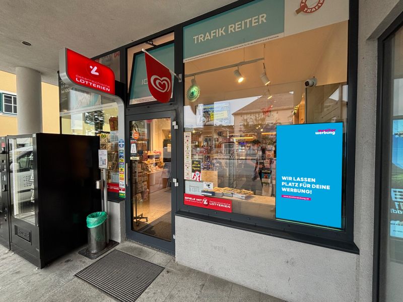 Semioutdoorscreen Salzburger Straße Thalgau