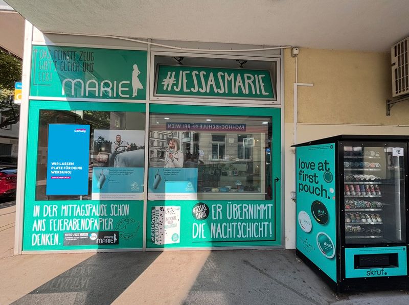 Semioutdoorscreen Stuwerstraße Wien