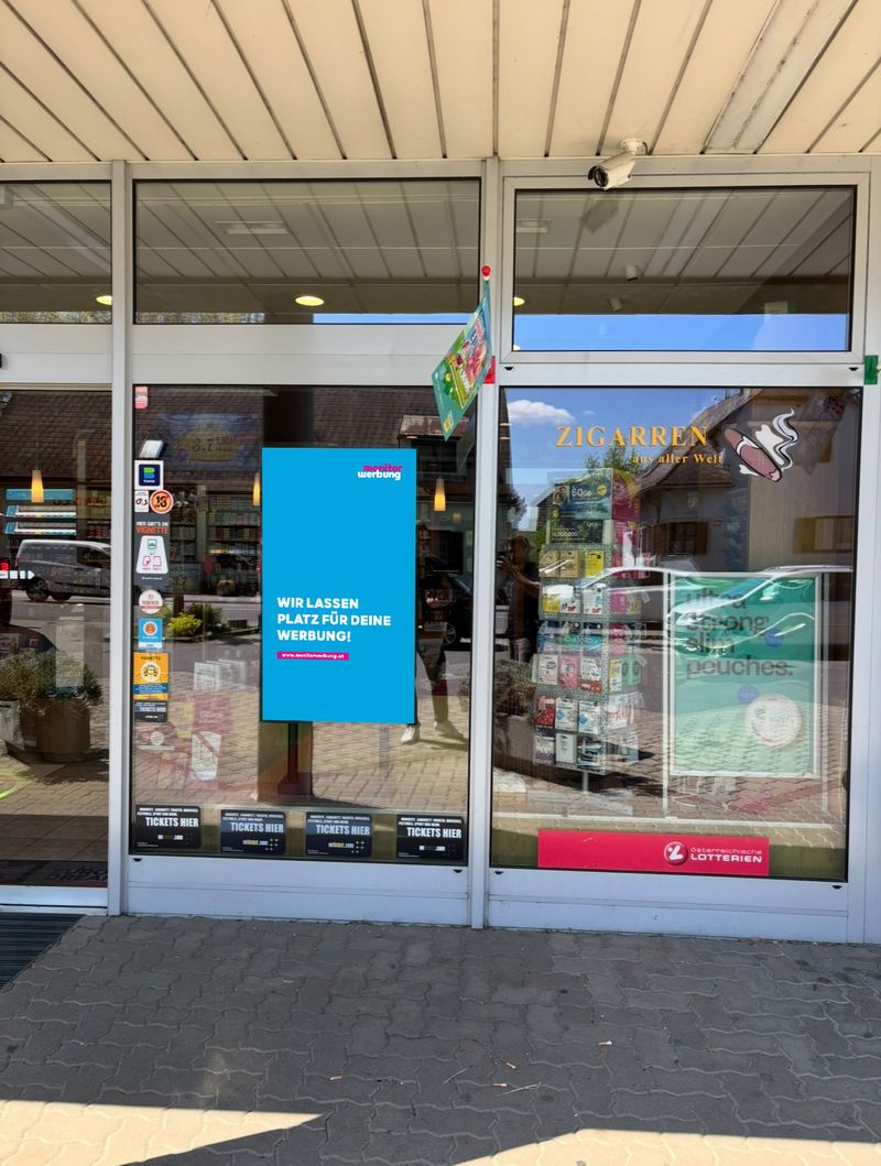 Semioutdoorscreen Kärntner Straße  Graz 