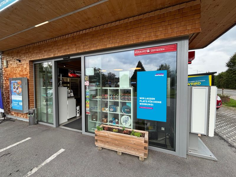 Semioutdoorscreen Neue Landstraße Mäder