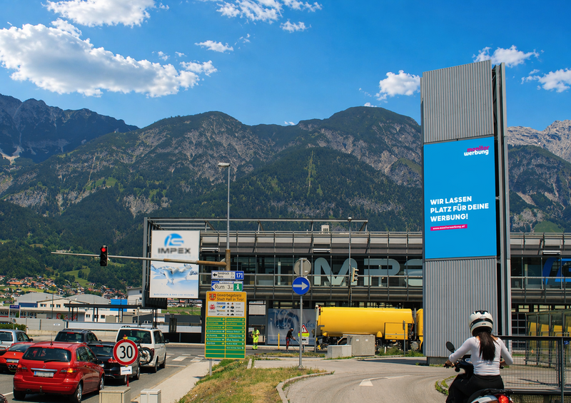 LED Wall Hall West - Bundesstraße